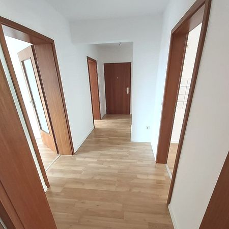 Gemütlich große 3 Raumwohnung mit Balkon, ab 1. September frei! - Photo 4