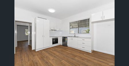 RENOVATED AIR-CONDITIONED FAMILY HOME WITH NEW KITCHEN AND NEW BATHROOMS - Photo 2