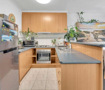 2/198 Station Street, Fairfield VIC 3078 - Photo 6