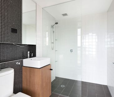 Live the lifestyle you want! (Balcony and integrated fridge included.) - Photo 4