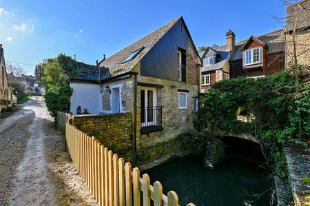 Bright and Spacious one bedroom apartment in Burford. - Photo 5