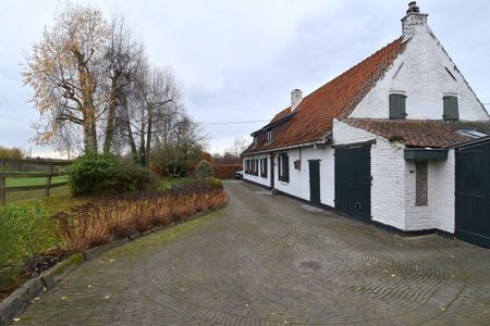 Charmante hoeve met 3 slaapkamers in Aalbeke - Photo 2