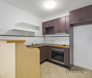 Bright, Breezy & Perfectly West End! - Photo 2