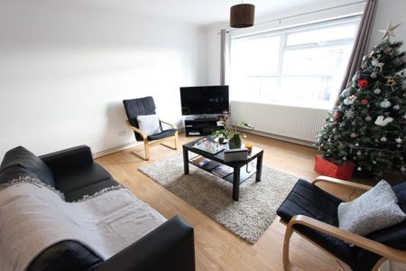 2 Bed Flat, Beaufort Court, N11 - Photo 3