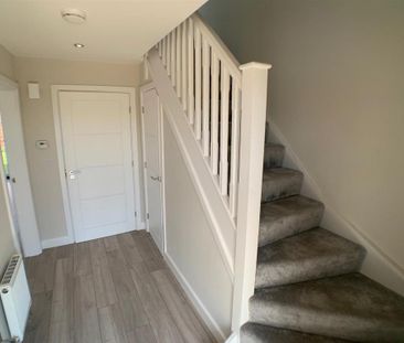 3 bedroom detached house to rent - Photo 2