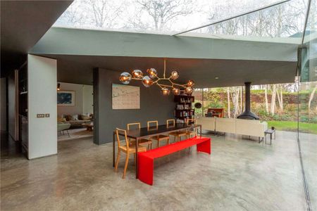 An unique opportunity to live in an architecturally designed house in Belsize Park. - Photo 4