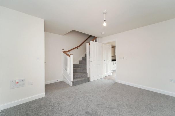 2 bedroom terraced house to rent - Photo 1