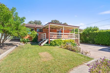 38 Wittenoom Crescent, Stirling ACT 2611 - House For Rent - $700 | Domain - Photo 4