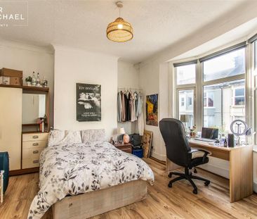 5 bedroom terraced house to rent - Photo 4