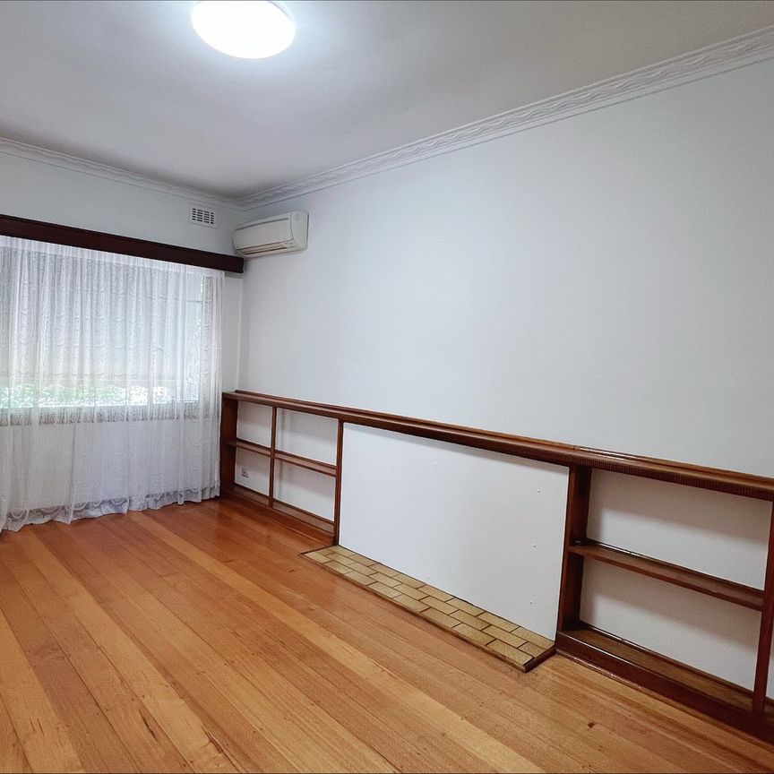 14 Edward St , MITCHAM - Photo 1