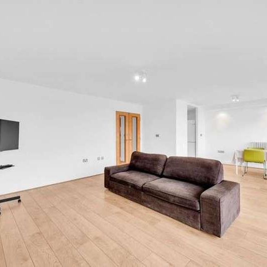 Western Beach Apartments, Royal Docks, E16 - Photo 1
