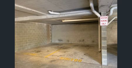 SPLIT LEVEL 2 BEDROOM TOWNHOUSE IN MARSFIELD - Photo 3