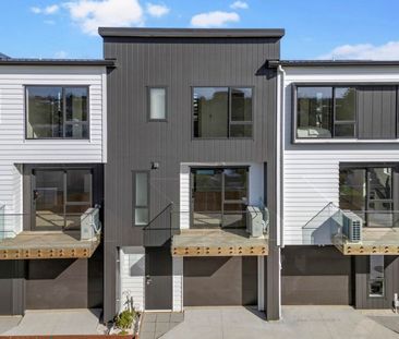 Mangere, 4 bedrooms - Photo 3