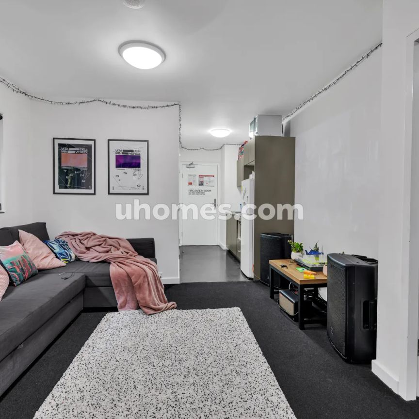 1 Bedroom Apartment - Photo 1