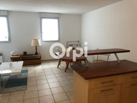 Appartement 3 pièces 57m2 MARSEILLE 8EME 1 017 euros - Photo 2