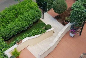 Appia Antica: Luxurious, fully furnished Villa with 5 Bedrooms, 5 baths, large private garden and swimming pool. Beautiful home is lush green setting close to the center. # 651