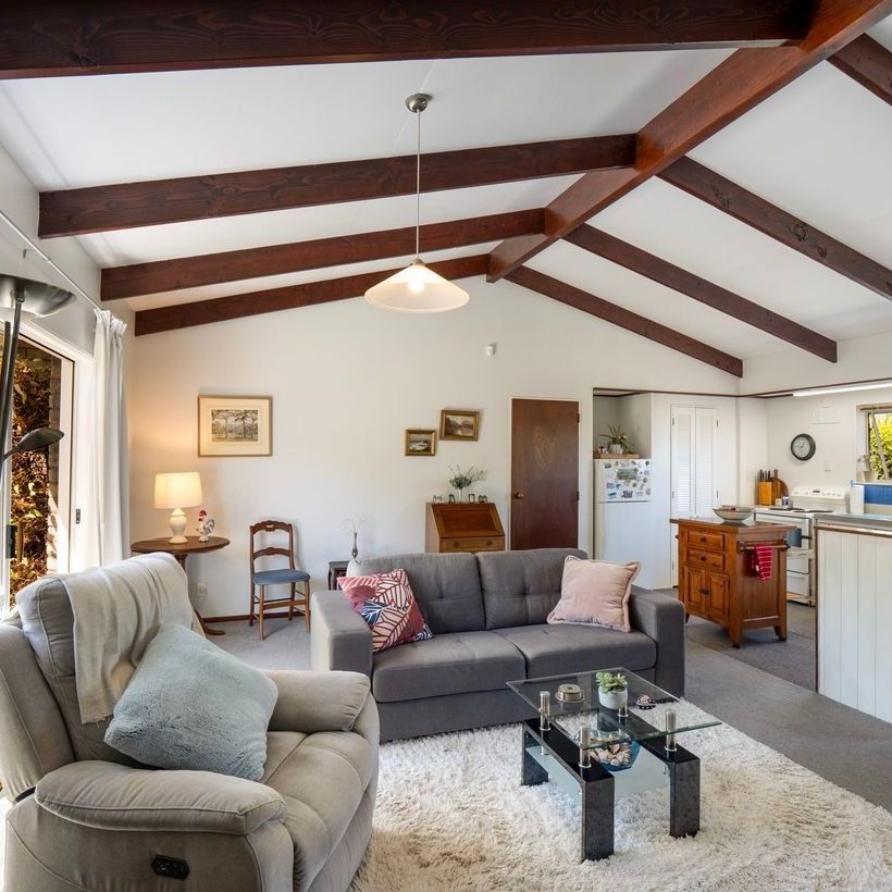 Springvale - 3 Bedrooms - Photo 1