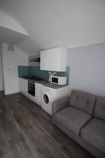 73, Flat 5 - Photo 1