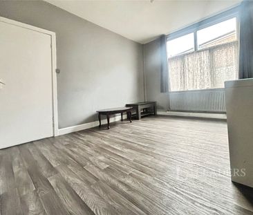 3 bedroom house to rent St. Pauls Road, Smethwick, West Midlands, B66 - Photo 2