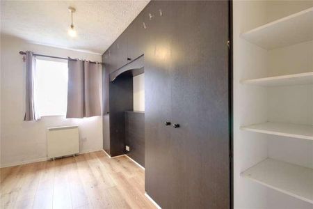 Tennyson Close, Scotland Green Road, Enfield, EN3 - Photo 5