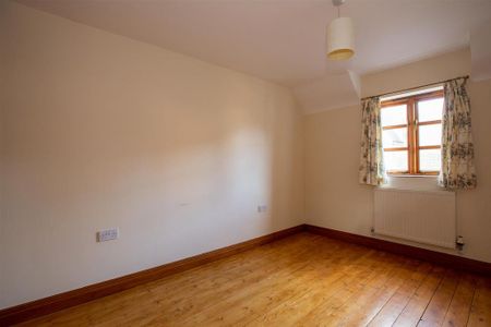 4 bedroom detached house to rent - Photo 4