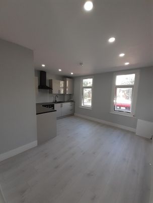 4 Bed Flat, High Street, N15 - Photo 1