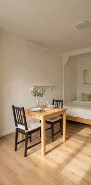 Studio to rent - Photo 1