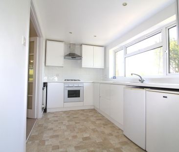 Wentworth Crescent, Berkshire, Maidenhead - Photo 1