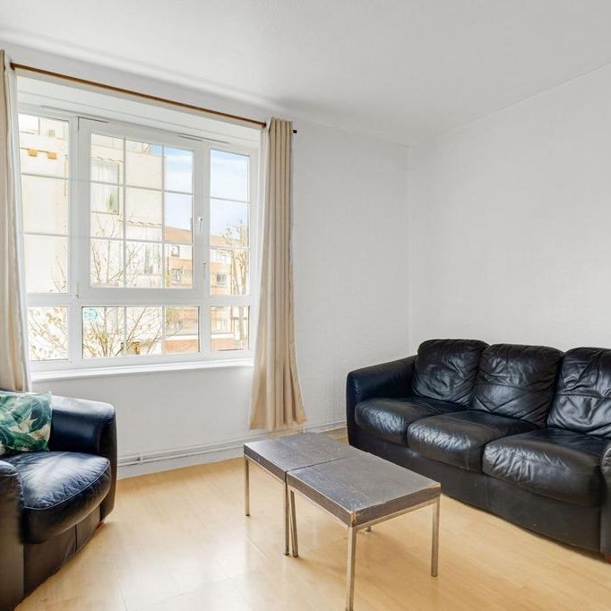 3 bedroom flat to rent - Photo 1