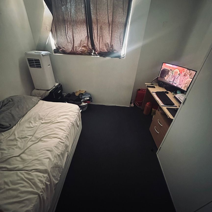 Kelvin Grove - Photo 1