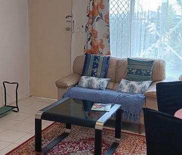 Broadbeach Waters - Photo 1