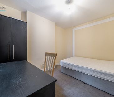 3 bedroom terraced maisonette to rent - Photo 3