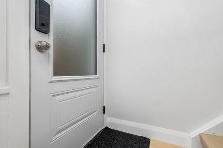 For Lease - 5 PARAGON Road, Toronto, Ontario - Photo 5