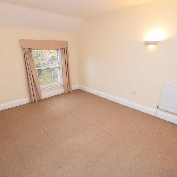 2 bedroom townhouse to rent - Photo 1