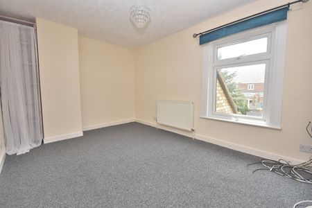 3 bedroom mid terraced house to rent, - Photo 5