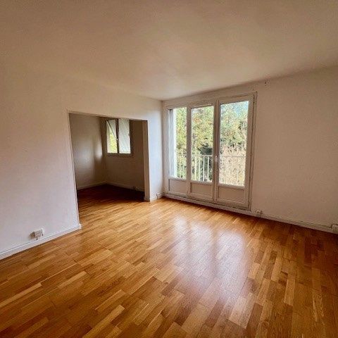Location Appartement 5 pièces 88m² YERRES 91330 - Photo 1