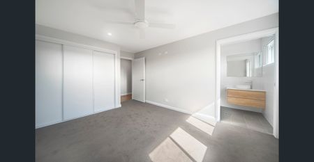 Waiting for You - Photo 2