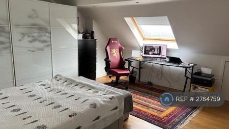 1 bedroom in a house share to rent - Photo 3