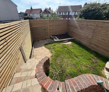 3 bedroom terraced house to rent - Photo 6