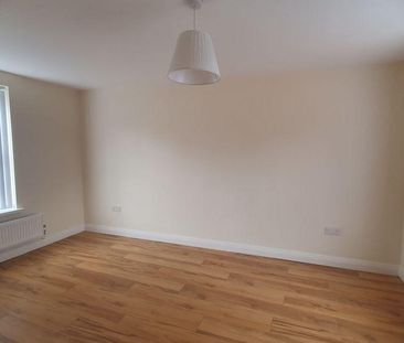 3 bedroom apartment to rent - Photo 2