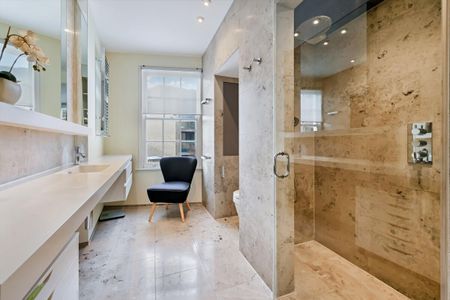 *SHORT LET*<br />A beautifully arranged four-bedroom Victorian home in the heart of Battersea Square, SW11. - Photo 2