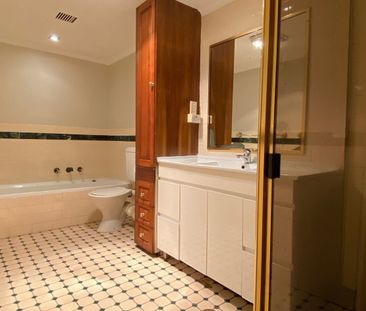 Two Bedroom Riverside Apartment - Photo 2