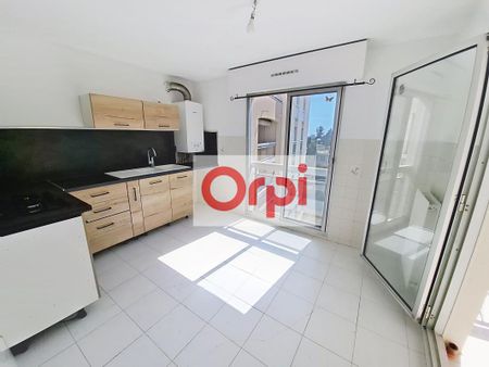 Location Appartement 4 pièces 88m² ST LAURENT DU VAR 06700 - Photo 5