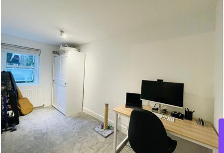 2 Bed Flat, Queenspark, NW6 - Photo 4