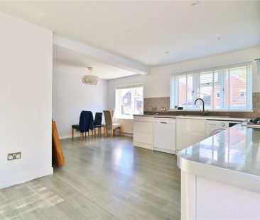 4 bedroom link detached house to rent - Photo 6
