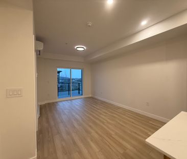 Brand New Halvo Contemporary 1 Bedroom/1 Bathroom + Den - Photo 2