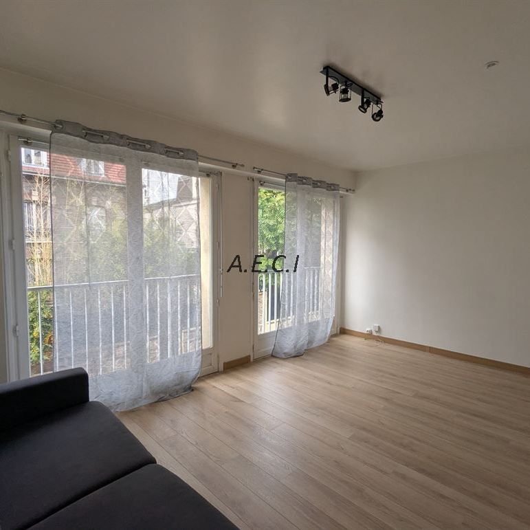 COURBEVOIE - Photo 1