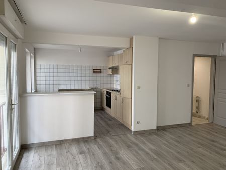 Location Appartement 2 pièces 57m² SARREGUEMINES 57200 - Photo 2