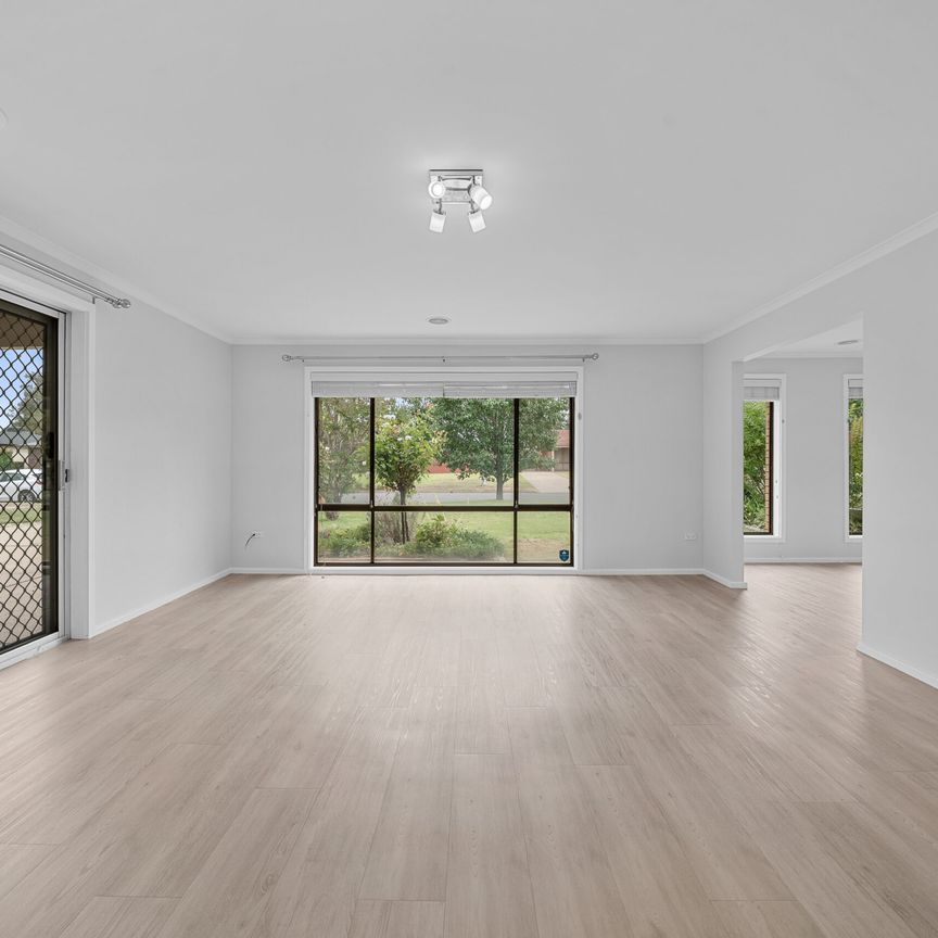 3 Undurra Dr, Glenfield Park NSW 2650 - Photo 1