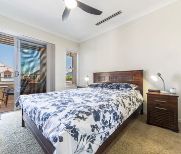 3-Bedroom Apartment in Prestigious Emerald Lakes - Photo 5